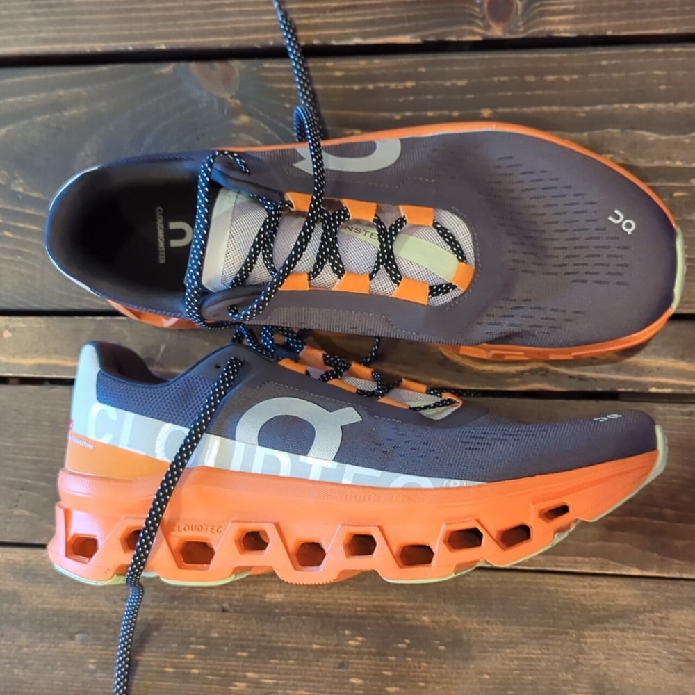 Men's running shoes